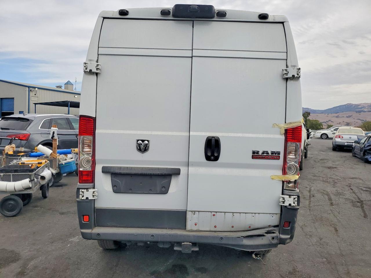 3C6TRVCG5FE518928 · 2015 RAM PROMASTER 2500 · 6/13