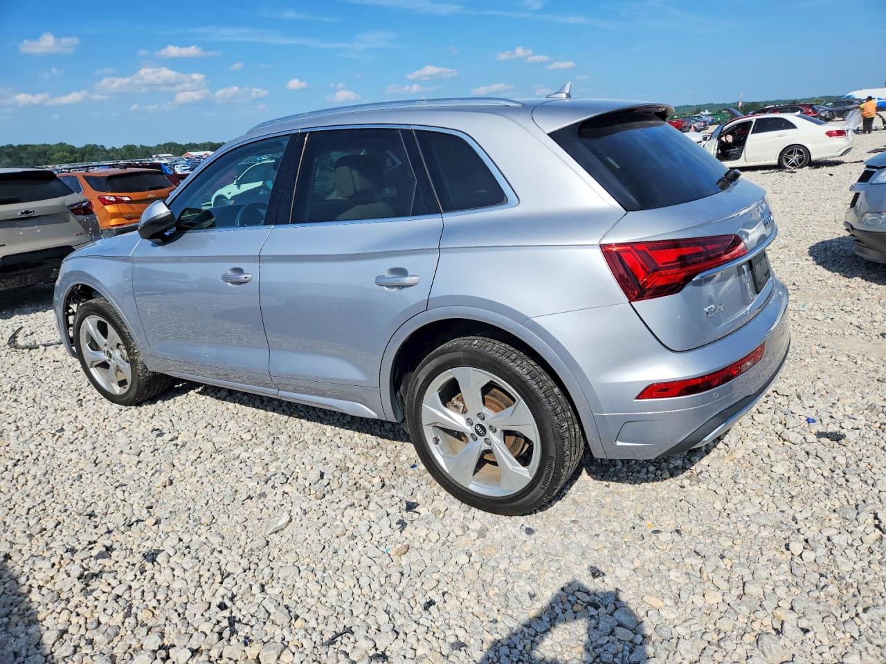 WA1BAAFY4M2008860 · 2021 AUDI Q5 · 2/14