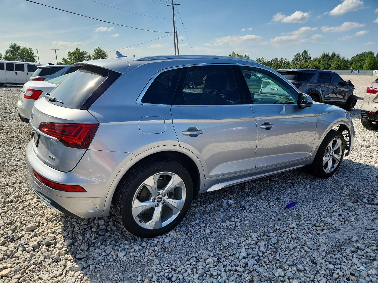 WA1BAAFY4M2008860 · 2021 AUDI Q5 · 3/14