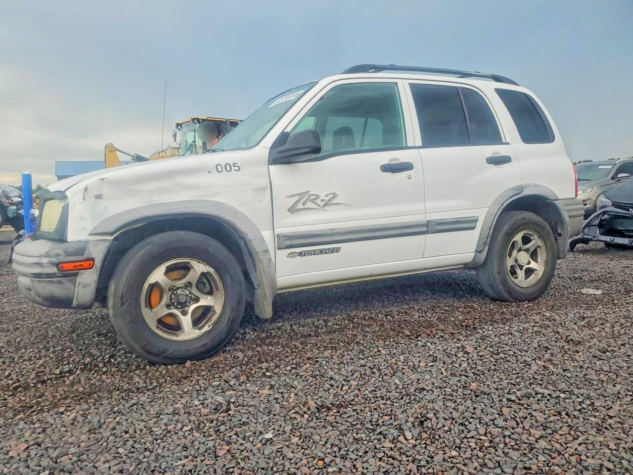 2004 CHEVROLET TRACKER