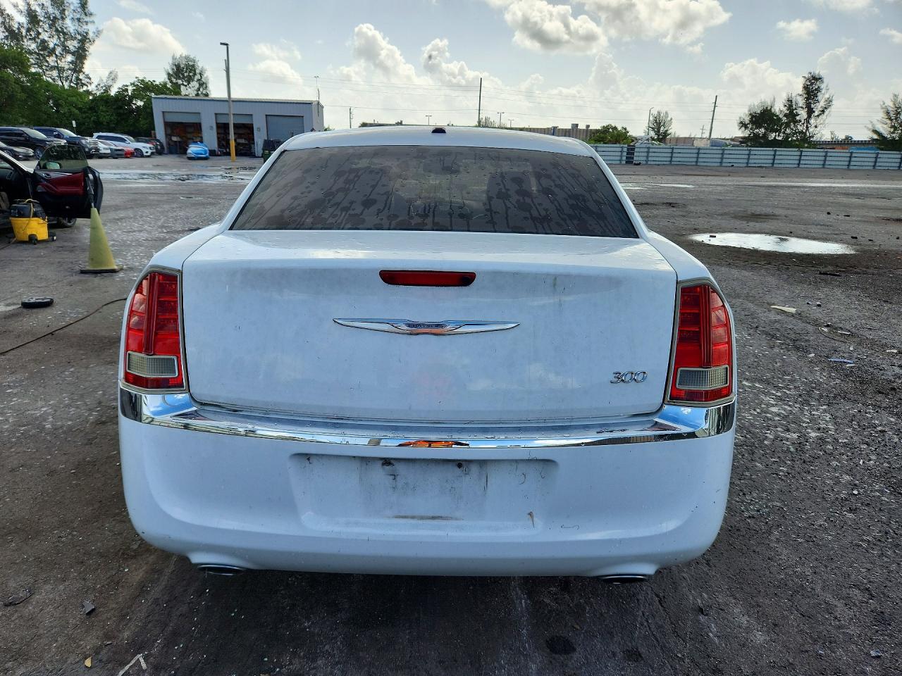 2C3CCAAG9EH335996 · 2014 CHRYSLER 300 · 6/12