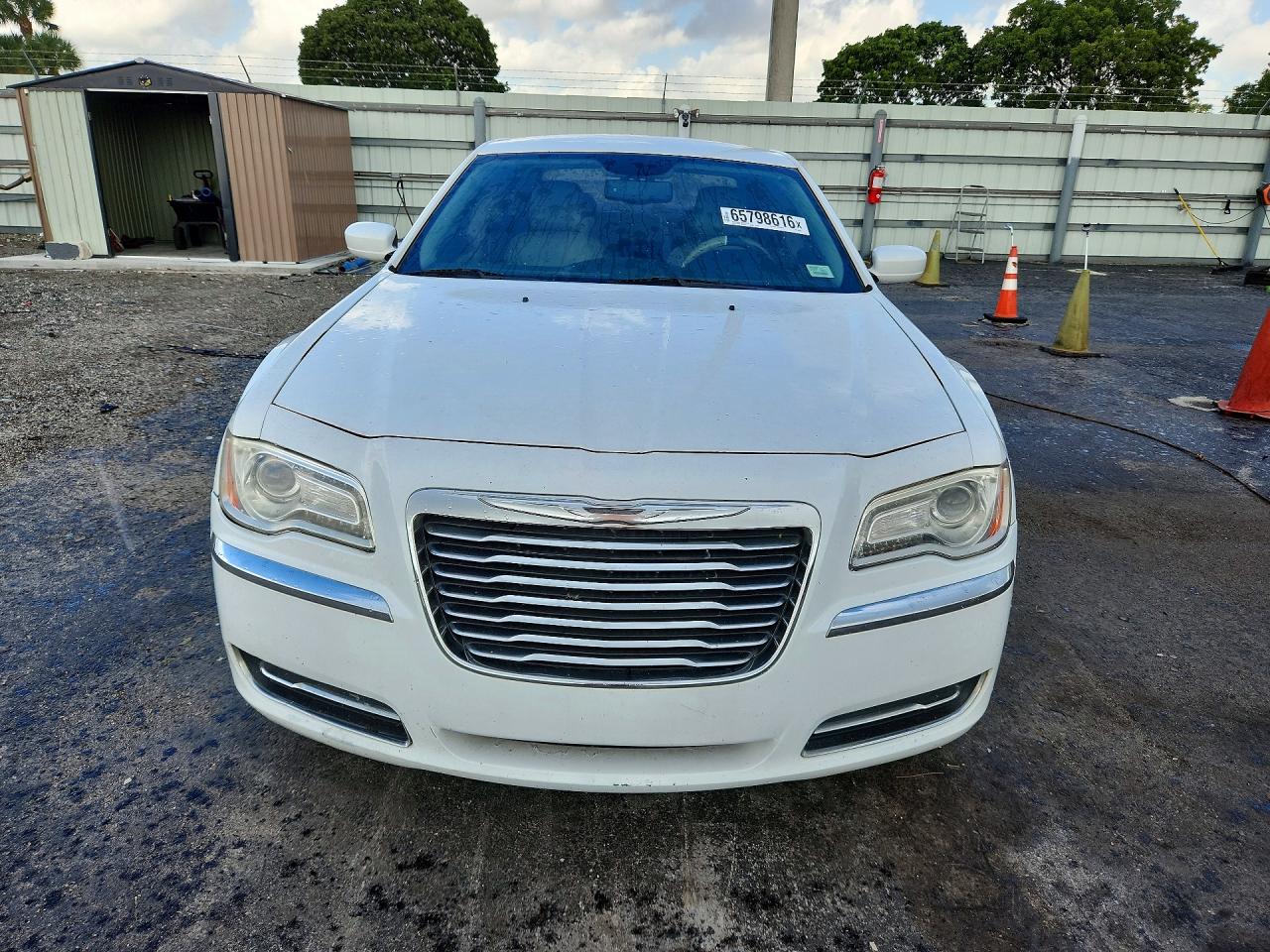 2C3CCAAG9EH335996 · 2014 CHRYSLER 300 · 5/12