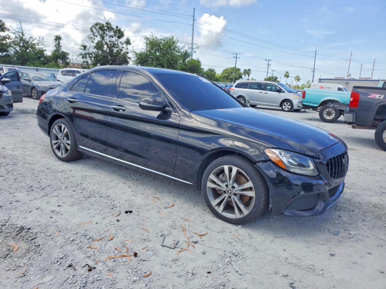 55SWF4KB9HU221428 · 2017 MERCEDES-BENZ C · 4/12