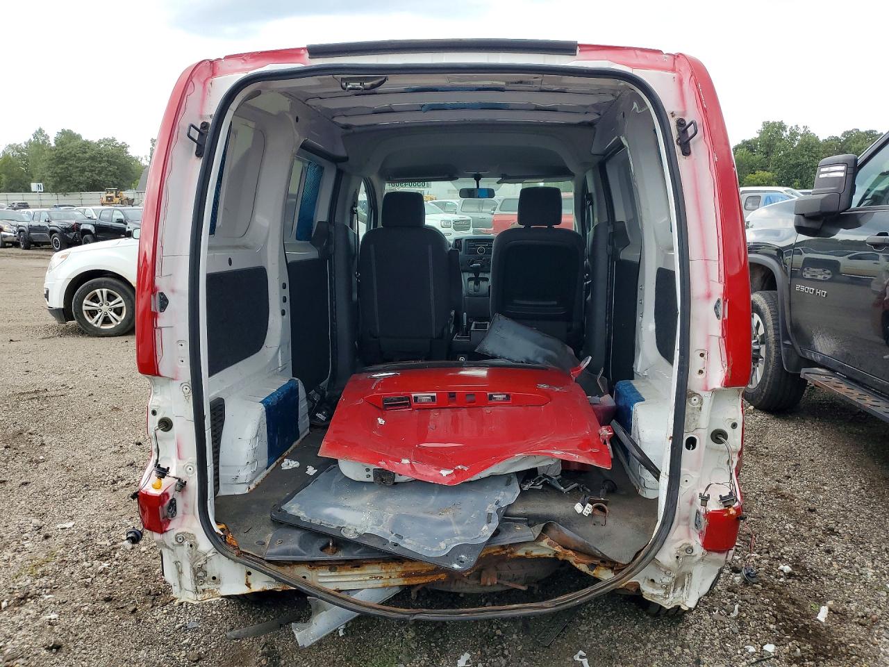 3N6CM0KN4FK707692 · 2015 NISSAN NV200 · 6/14