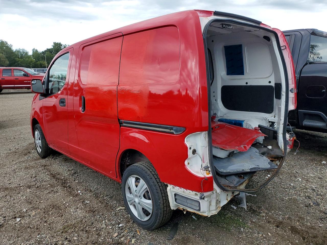 3N6CM0KN4FK707692 · 2015 NISSAN NV200 · 2/14