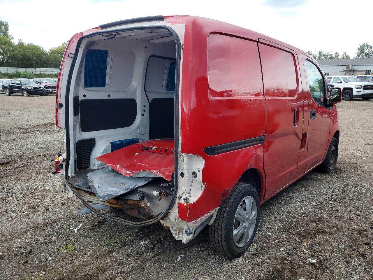 3N6CM0KN4FK707692 · 2015 NISSAN NV200 · 3/14