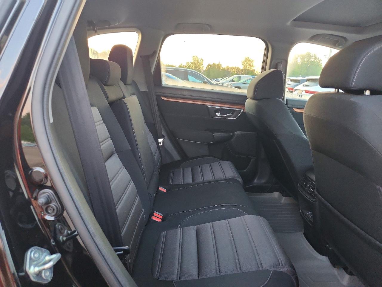 2HKRW2H54HH688424 · 2017 HONDA CR-V · 11/13