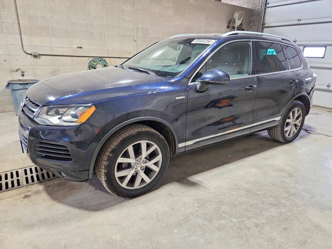 WVGEP9BP4ED008582 · 2014 VOLKSWAGEN TOUAREG