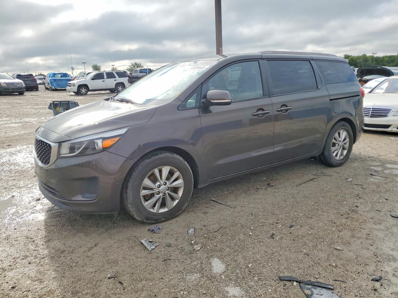 KNDMB5C14F6065646 · 2015 KIA SEDONA