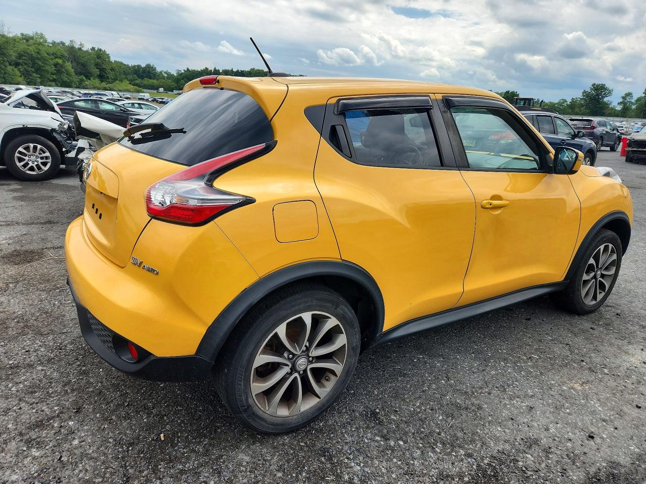 JN8AF5MV1HT752004 · 2017 NISSAN JUKE · 3/12