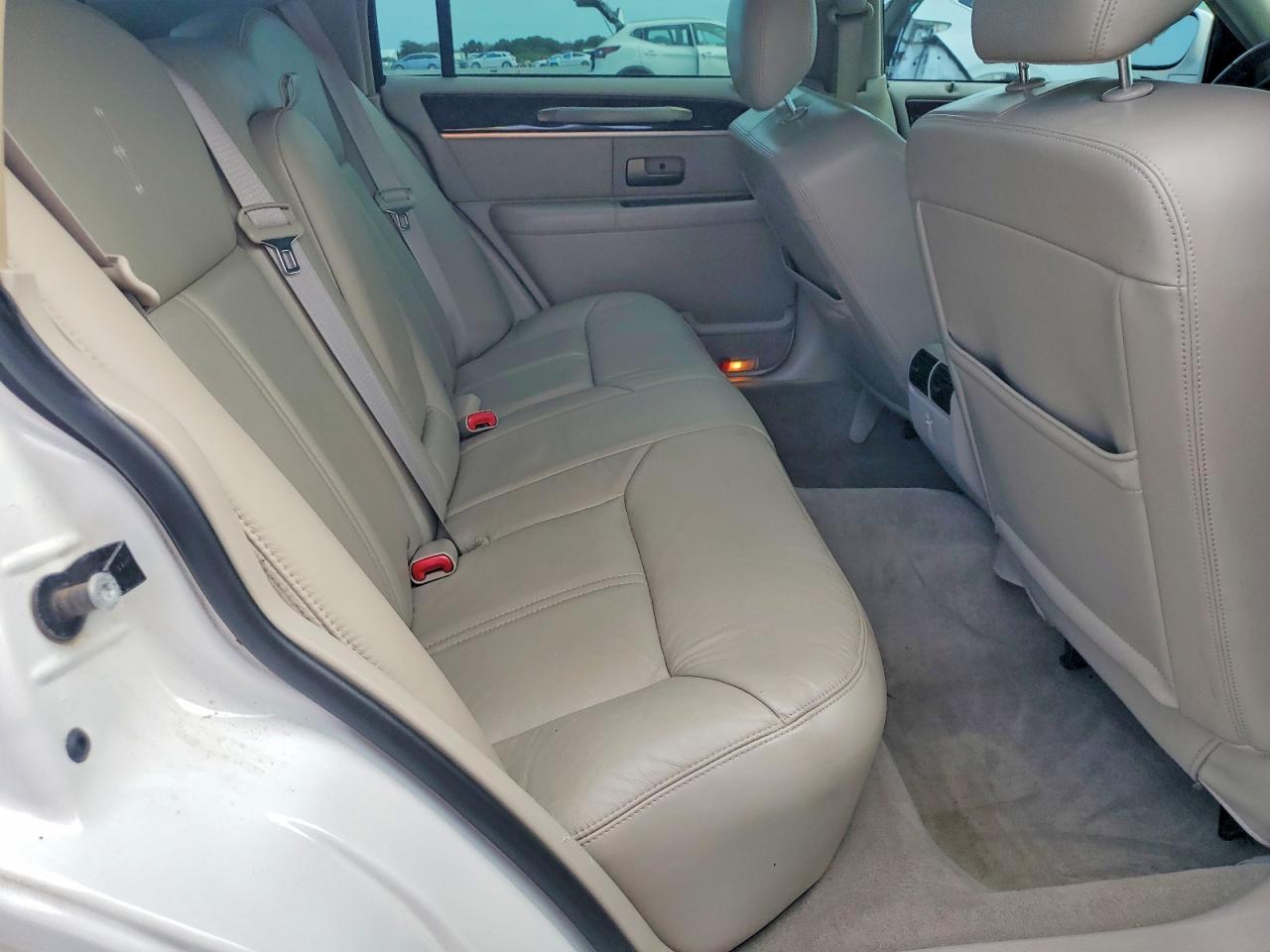 2LNHM82V99X621357 · 2009 LINCOLN TOWN CAR · 10/12