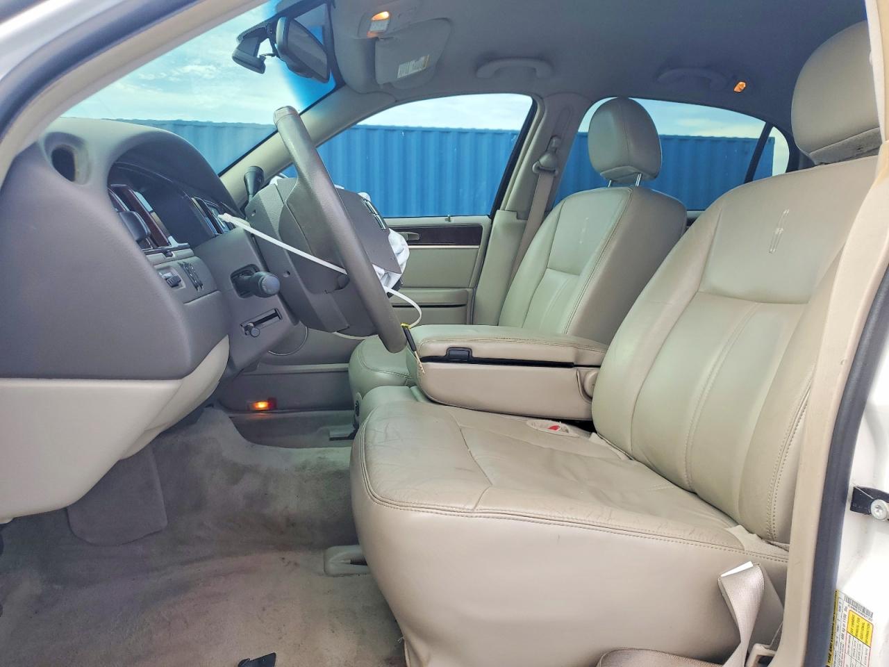2LNHM82V99X621357 · 2009 LINCOLN TOWN CAR · 7/12
