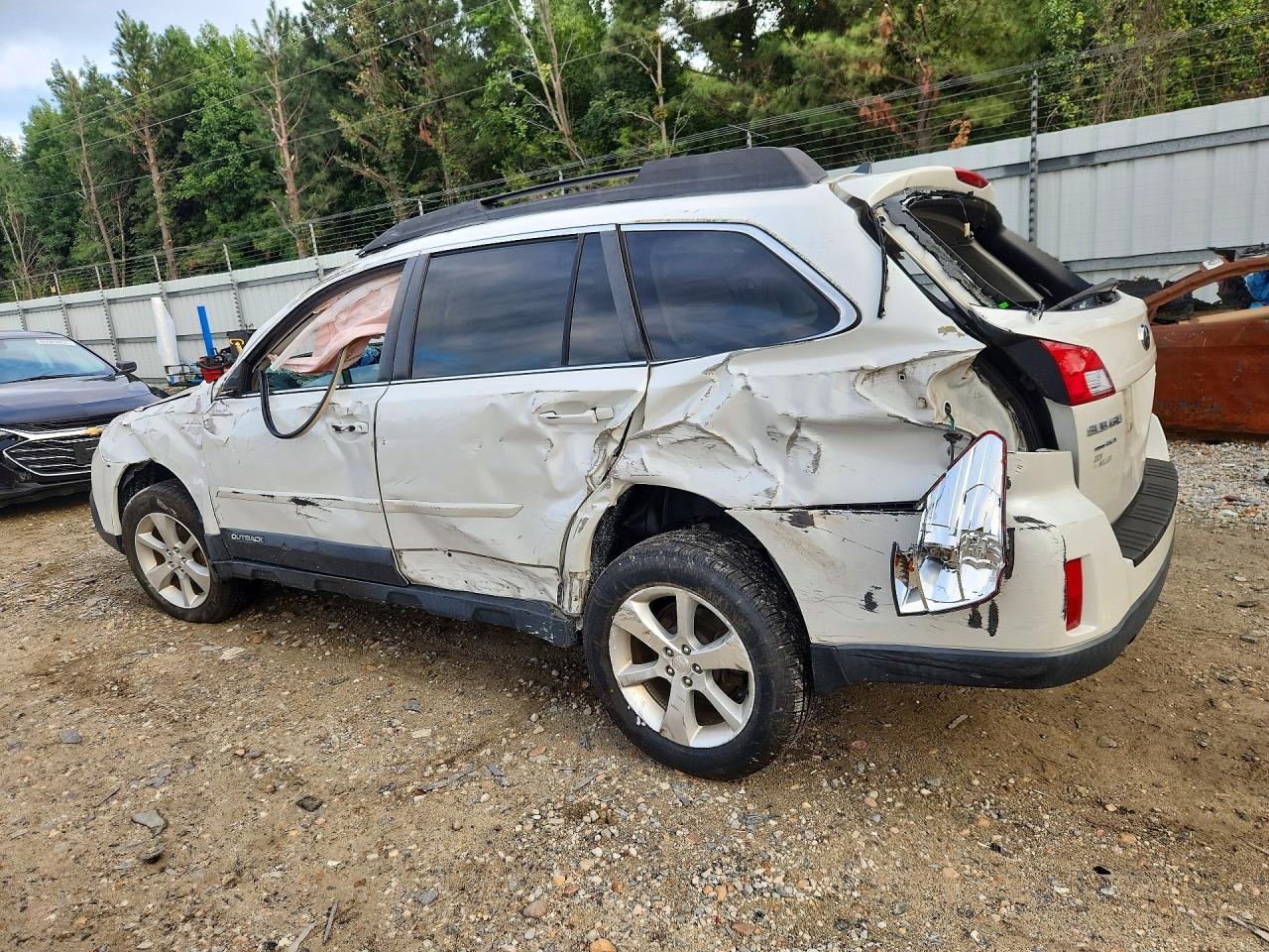 4S4BRCLC2D3296239 · 2013 SUBARU OUTBACK · 2/13