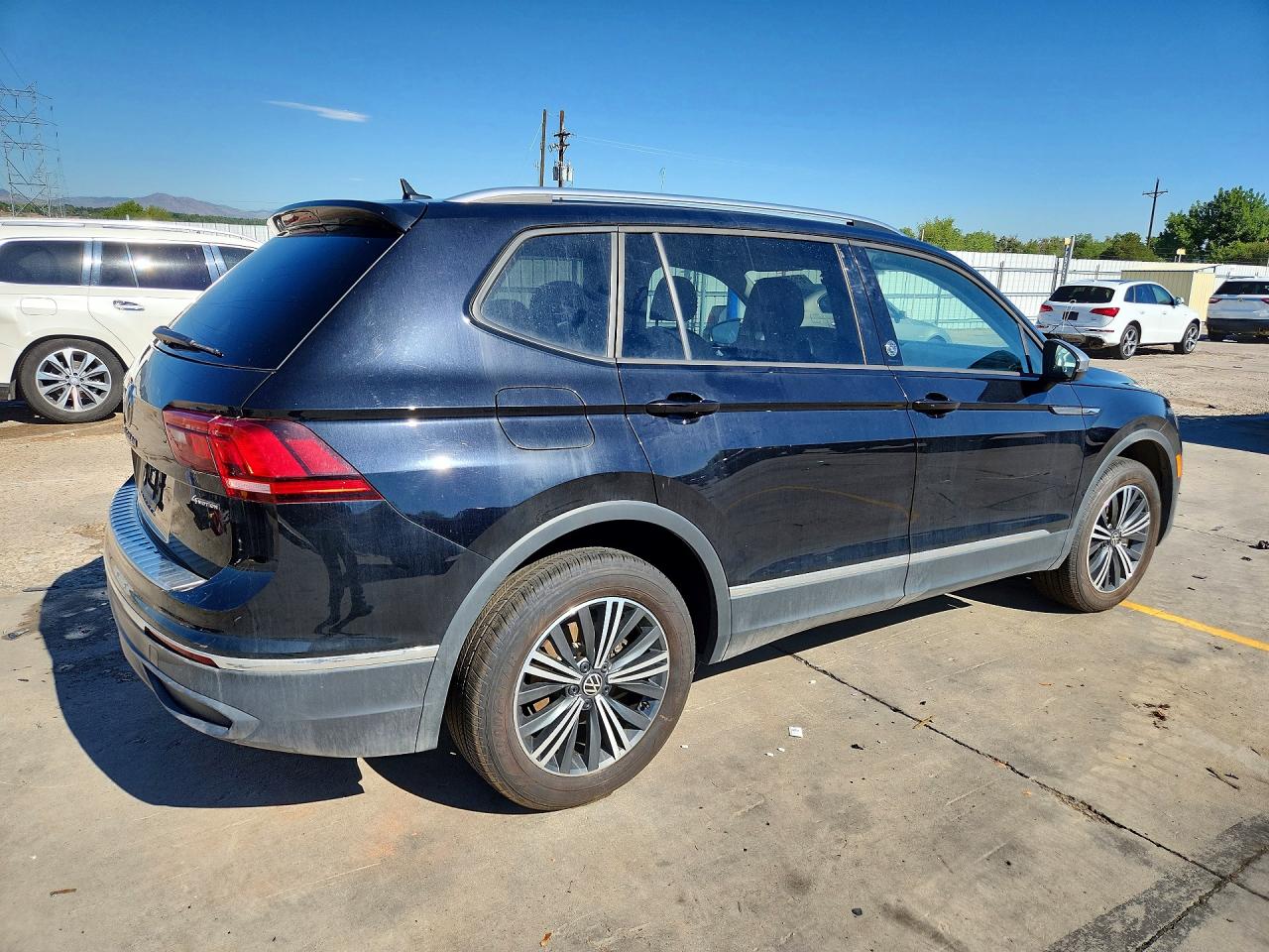 3VV5B7AX0RM227480 · 2024 VOLKSWAGEN TIGUAN · 3/13