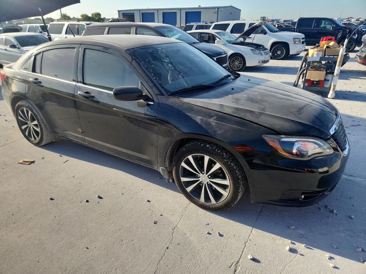 1C3CCBBB8DN554317 · 2013 CHRYSLER 200 · 4/13