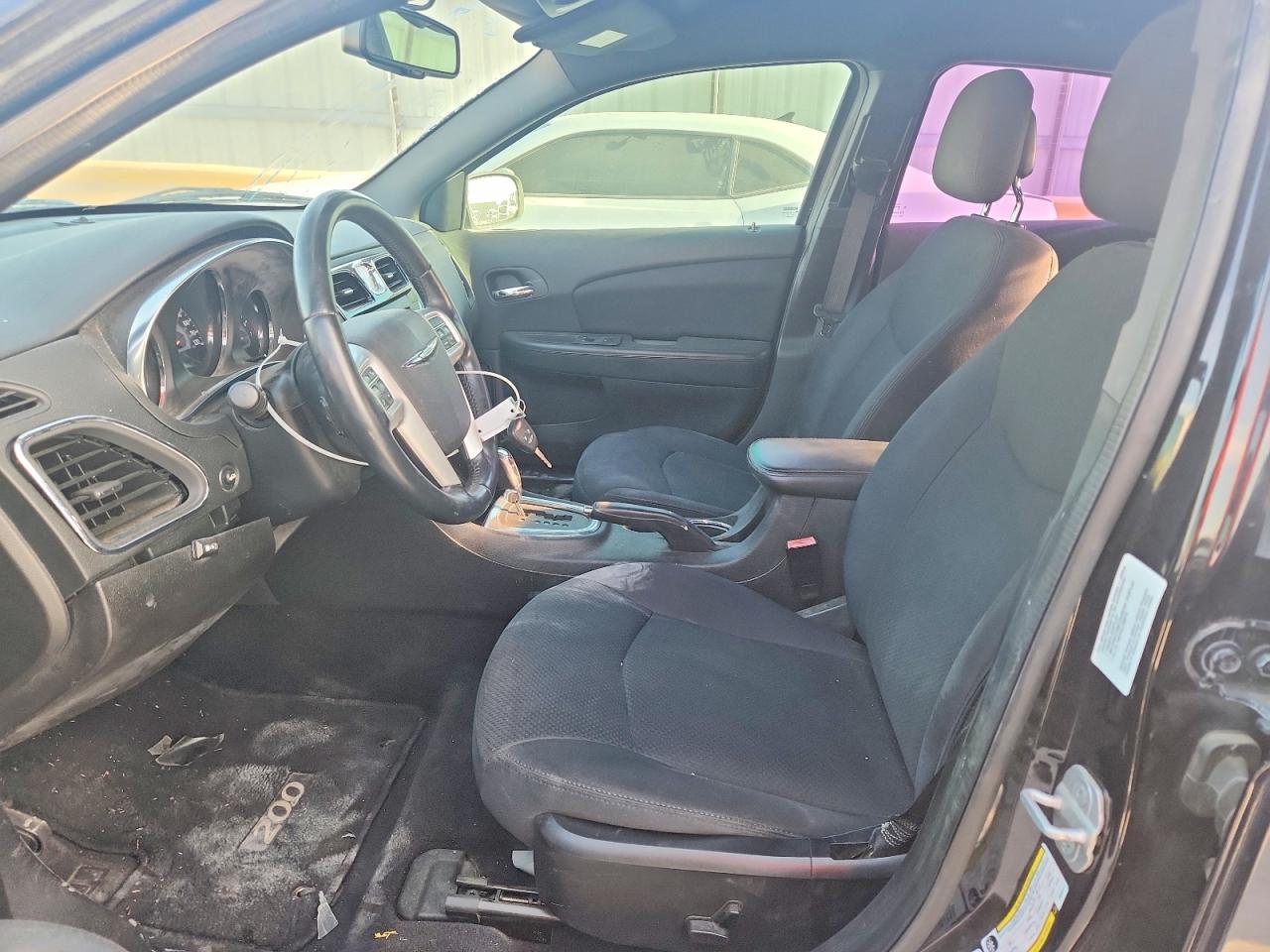 1C3CCBBB8DN554317 · 2013 CHRYSLER 200 · 7/13