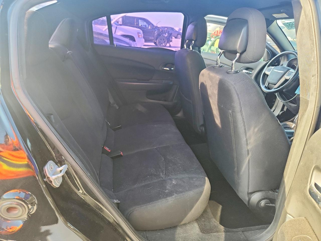 1C3CCBBB8DN554317 · 2013 CHRYSLER 200 · 10/13