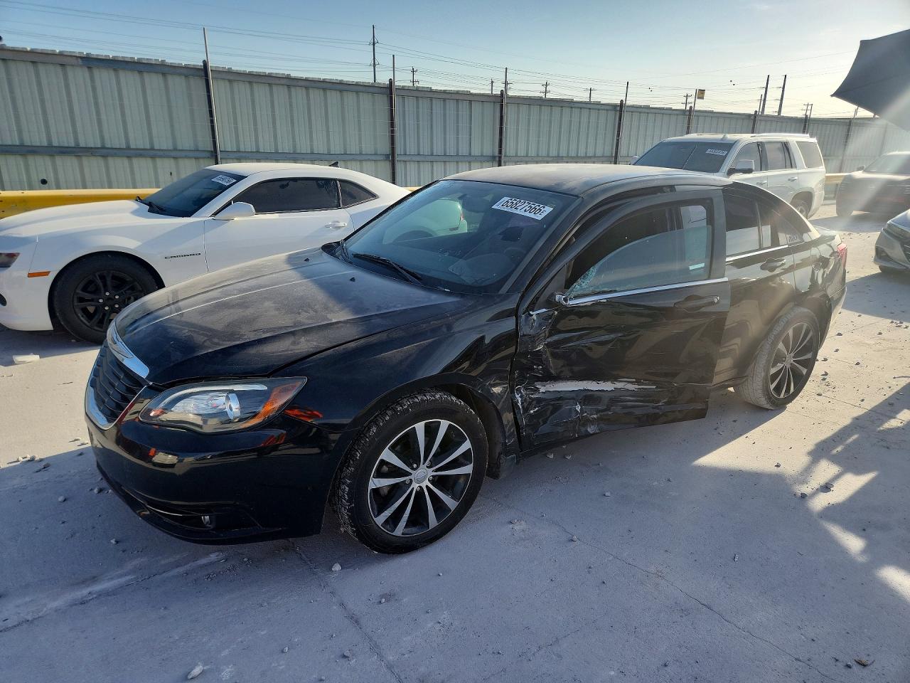 1C3CCBBB8DN554317 · 2013 CHRYSLER 200