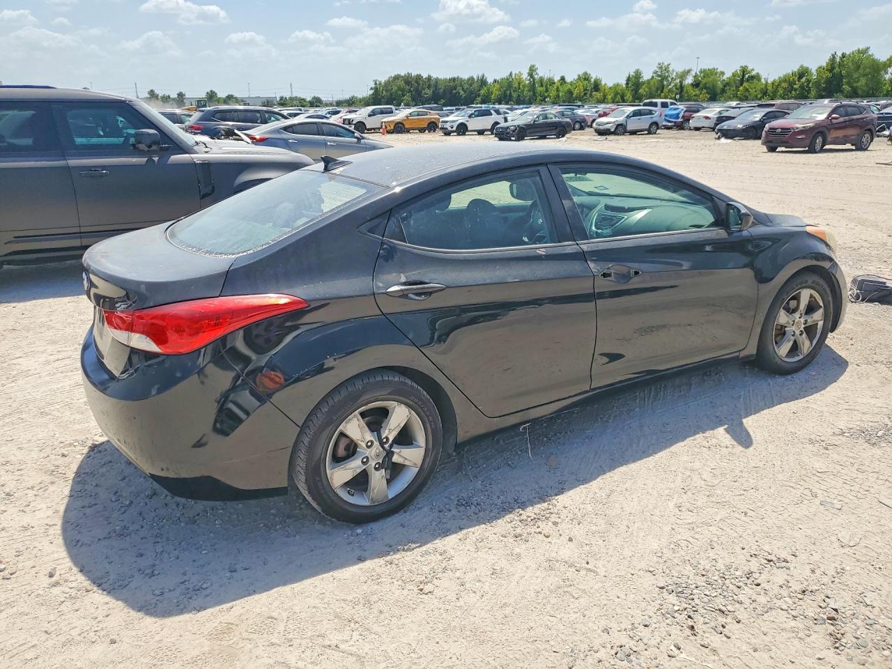5NPDH4AE9BH022368 · 2011 HYUNDAI ELANTRA · 3/12