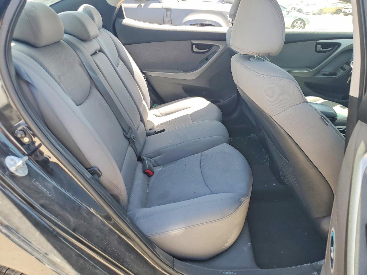 5NPDH4AE9BH022368 · 2011 HYUNDAI ELANTRA · 10/12