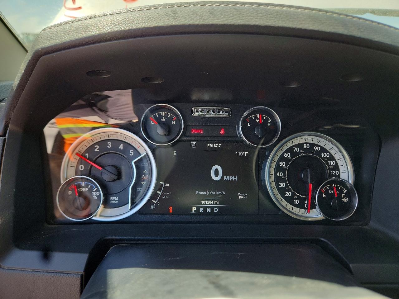 1C6RR7VM5JS333275 · 2018 RAM 1500 · 9/12