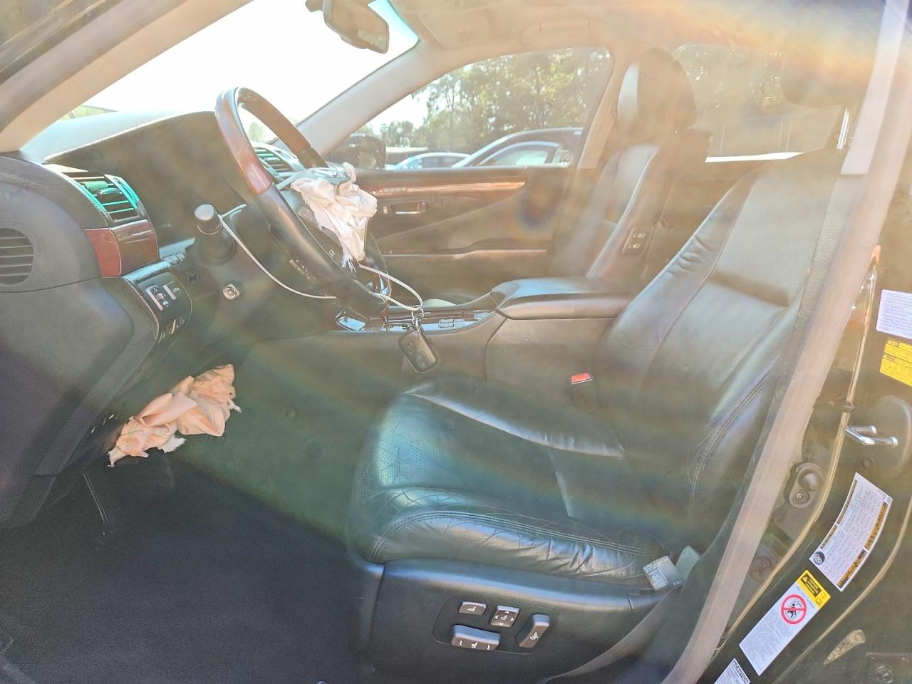 JTHCL5EF3A5005579 · 2010 LEXUS LS · 7/12