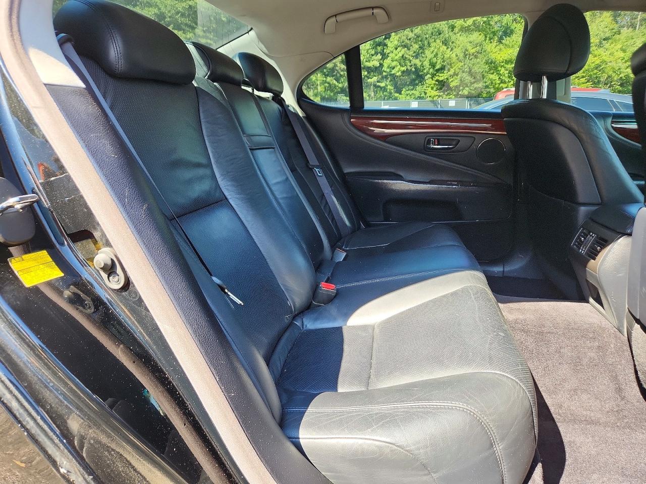 JTHCL5EF3A5005579 · 2010 LEXUS LS · 10/12