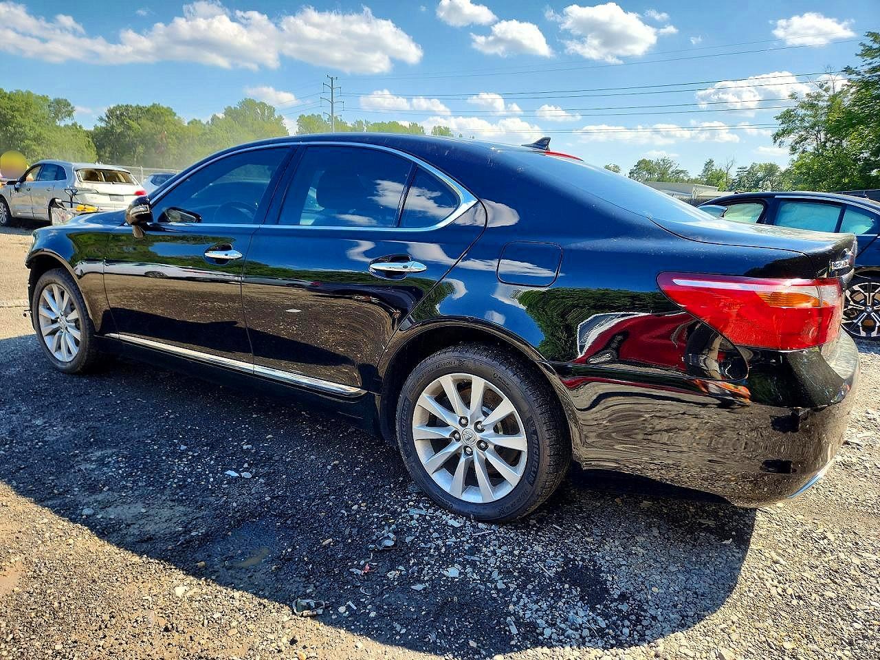 JTHCL5EF3A5005579 · 2010 LEXUS LS · 2/12