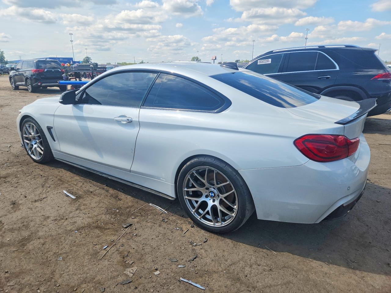 WBA4W7C55KAG52299 · 2019 BMW 440I · 2/12
