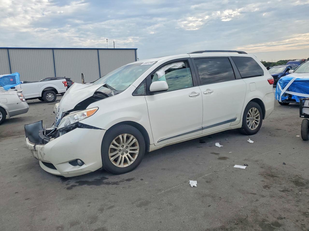 5TDYZ3DC3HS793205 · 2017 TOYOTA SIENNA