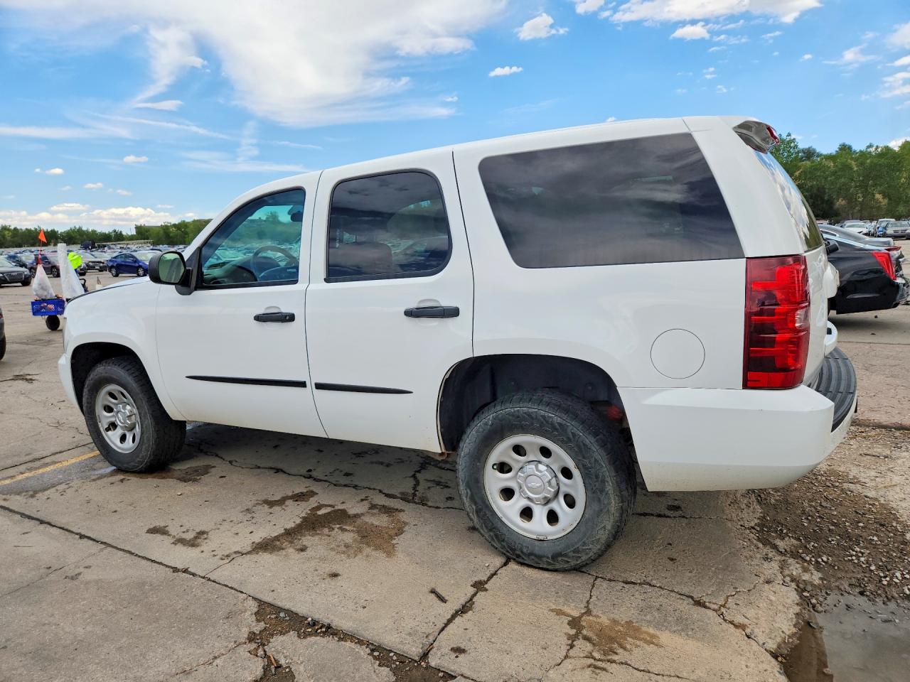 1GNSK2E08DR272117 · 2013 CHEVROLET TAHOE · 2/13