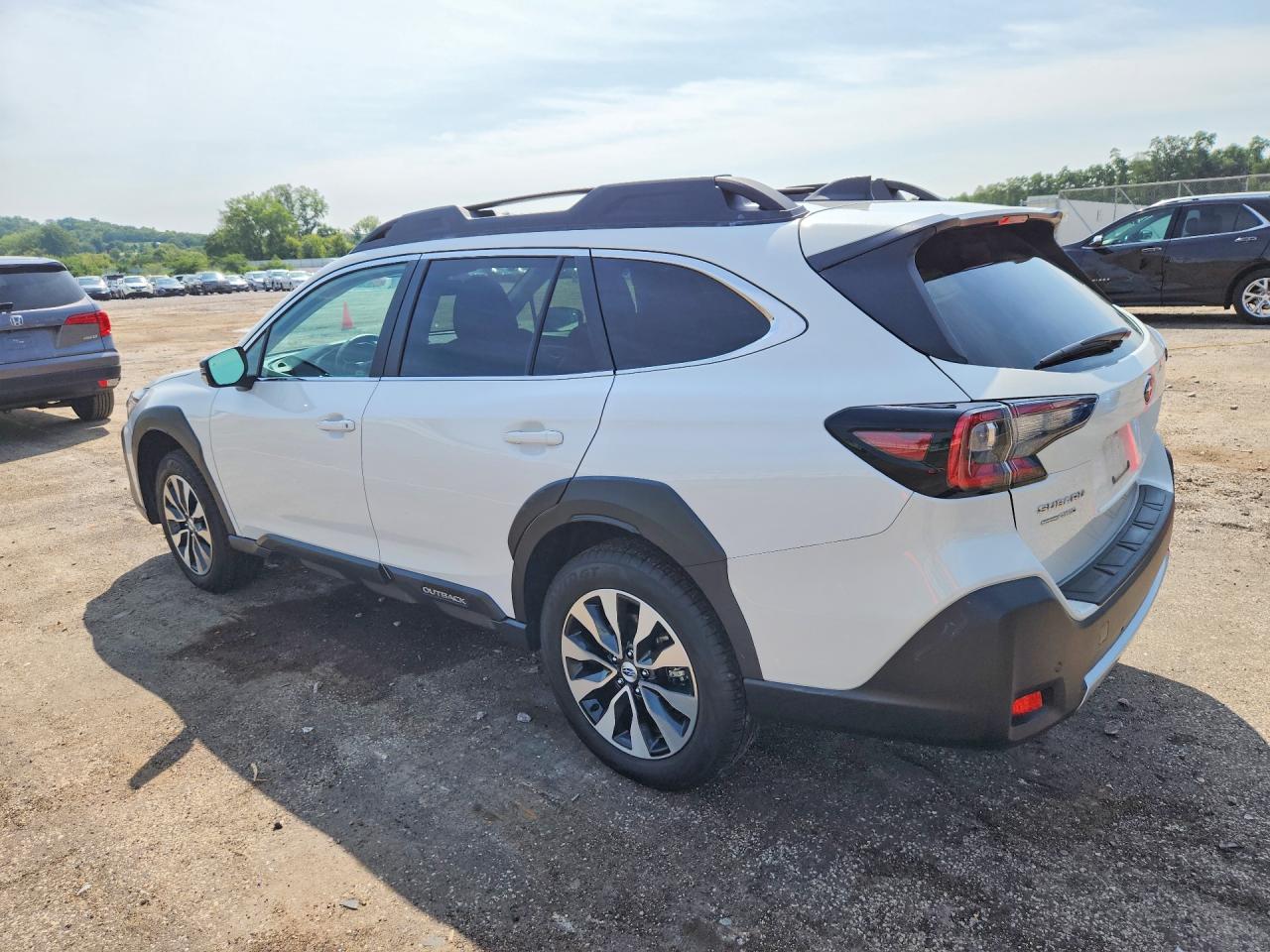 4S4BTANCXR3229639 · 2024 SUBARU OUTBACK · 2/13