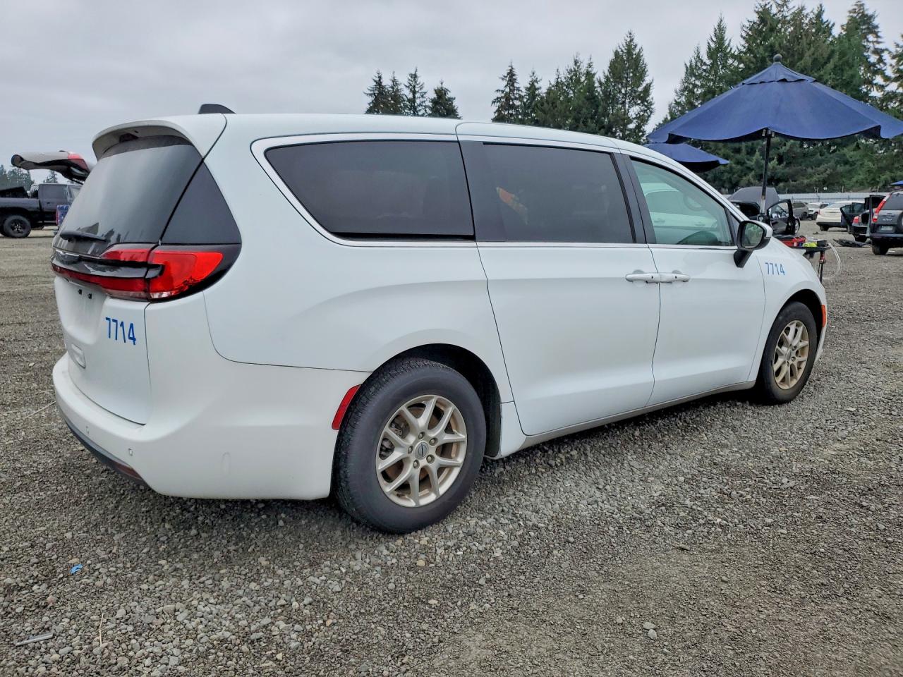 2C4RC1BG6PR598352 · 2023 CHRYSLER PACIFICA · 3/13