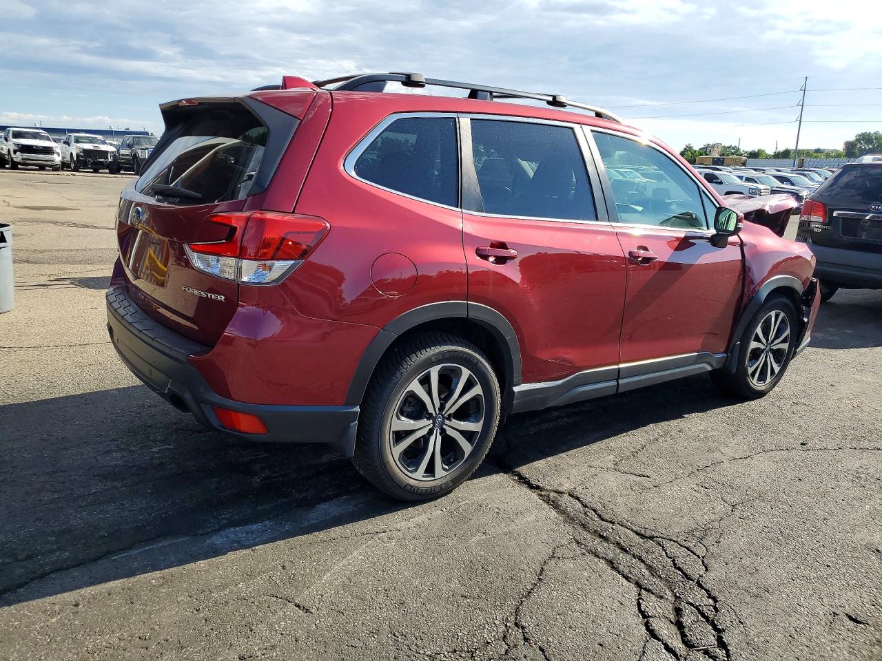 JF2SKAUC2KH443852 · 2019 SUBARU FORESTER · 3/12