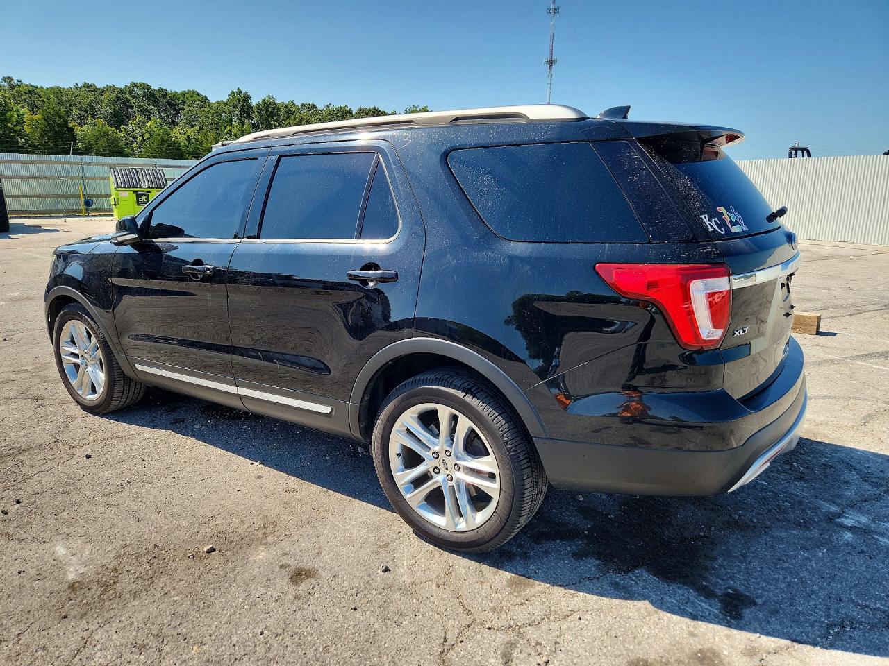 1FM5K8D86HGB79111 · 2017 FORD EXPLORER · 2/13