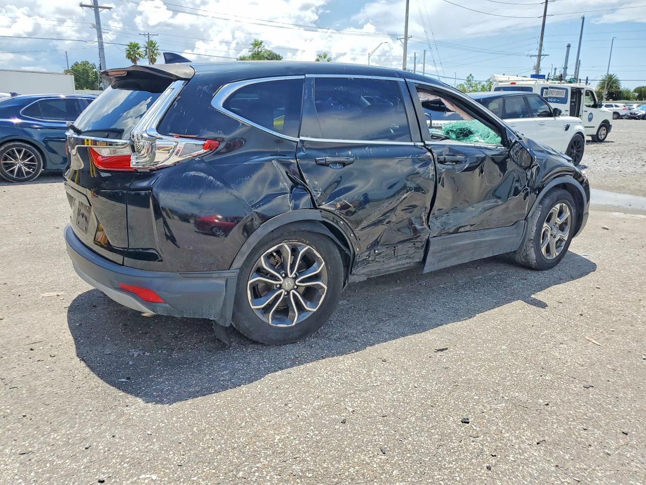 7FARW1H83HE045814 · 2017 HONDA CR-V · 3/13