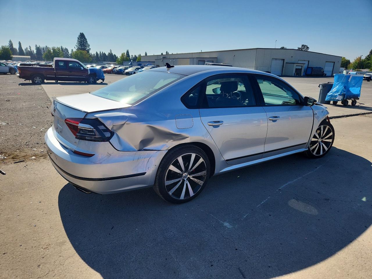 1VWJM7A39JC050533 · 2018 VOLKSWAGEN PASSAT · 3/12