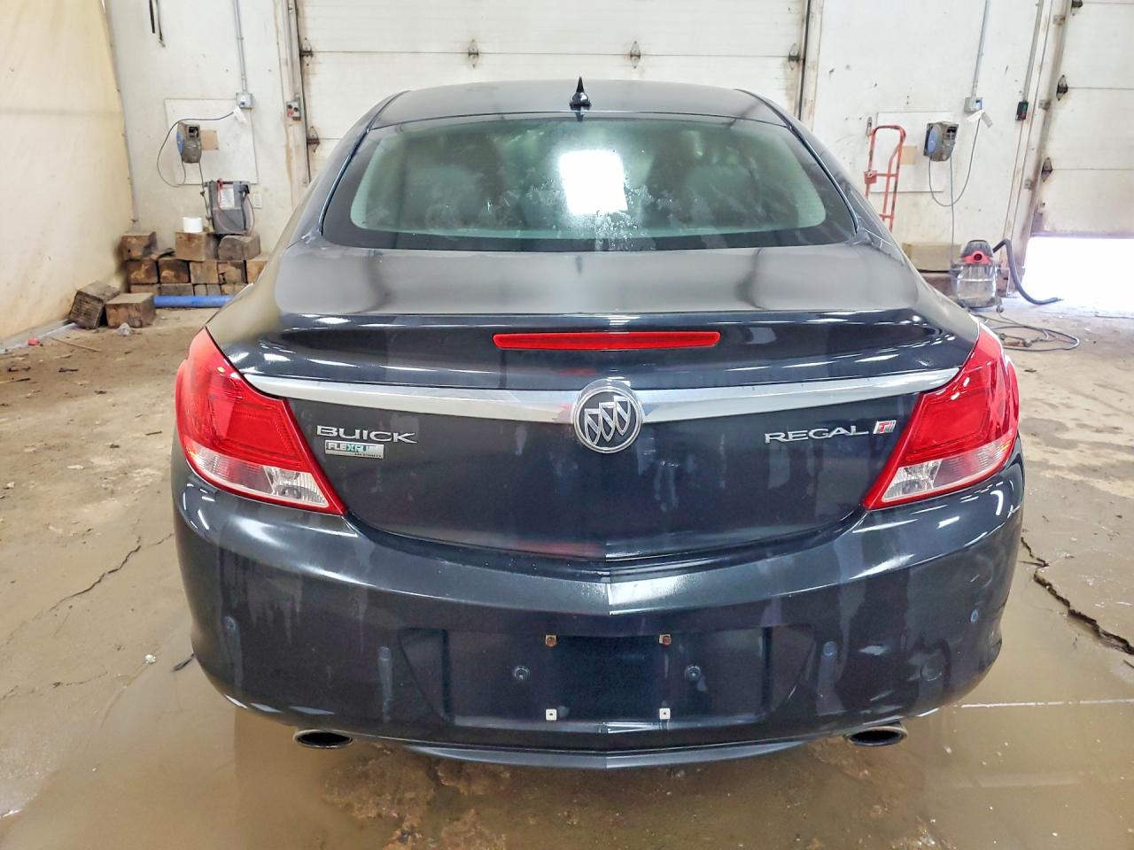 W04GZ5GV8B1112765 · 2011 BUICK REGAL · 6/13