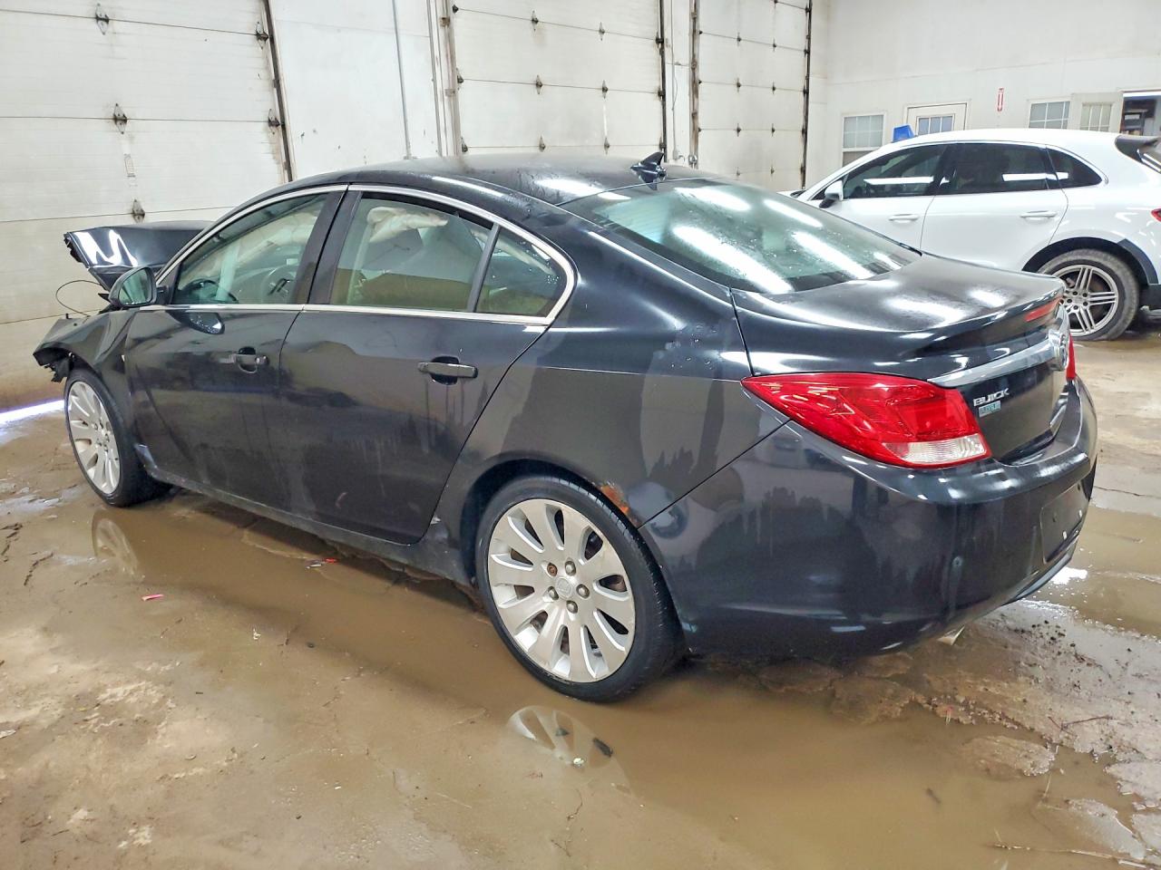 W04GZ5GV8B1112765 · 2011 BUICK REGAL · 2/13