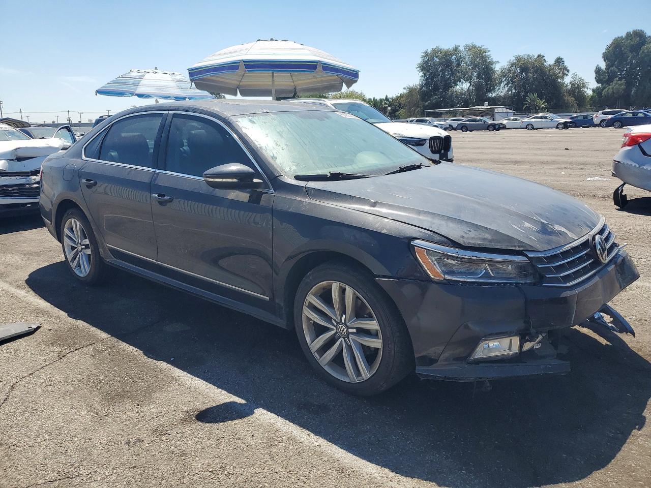 1VWHM7A34HC064395 · 2017 VOLKSWAGEN PASSAT · 4/13