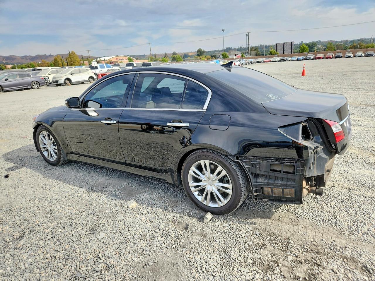 KMHGC4DD3DU256444 · 2013 HYUNDAI GENESIS · 2/13