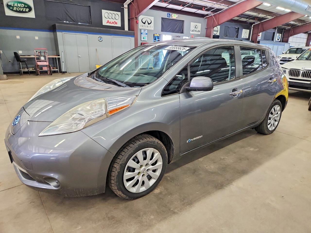 2015 NISSAN LEAF
