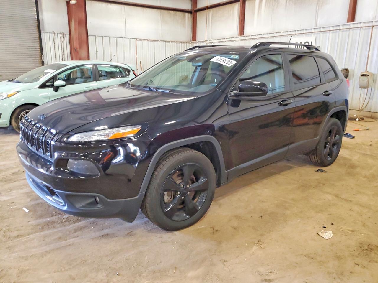 1C4PJLCB3JD538521 · 2018 JEEP CHEROKEE