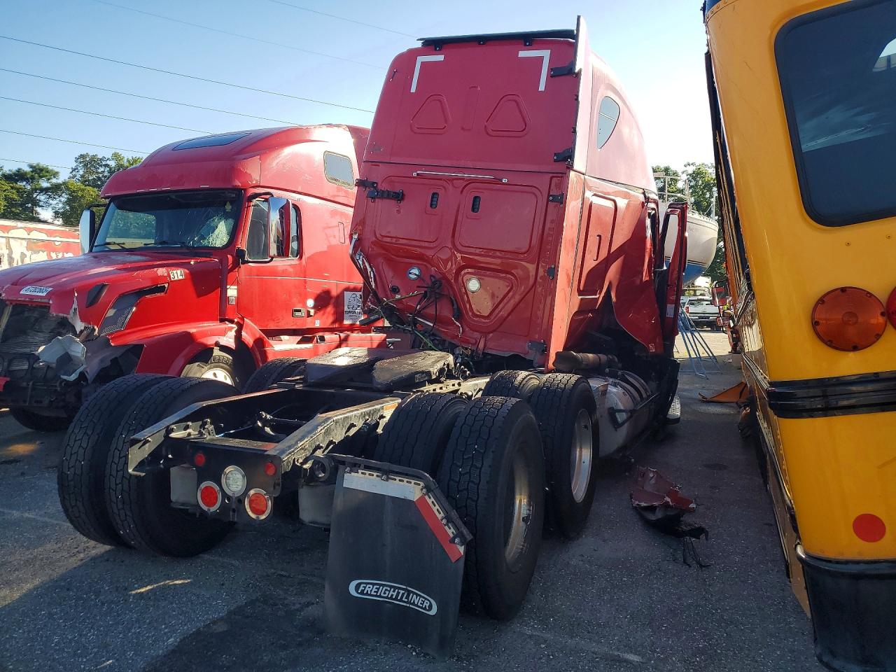 3AKJHHDR2RSUP7221 · 2024 FREIGHTLINER CASCADIA 126 · 3/13