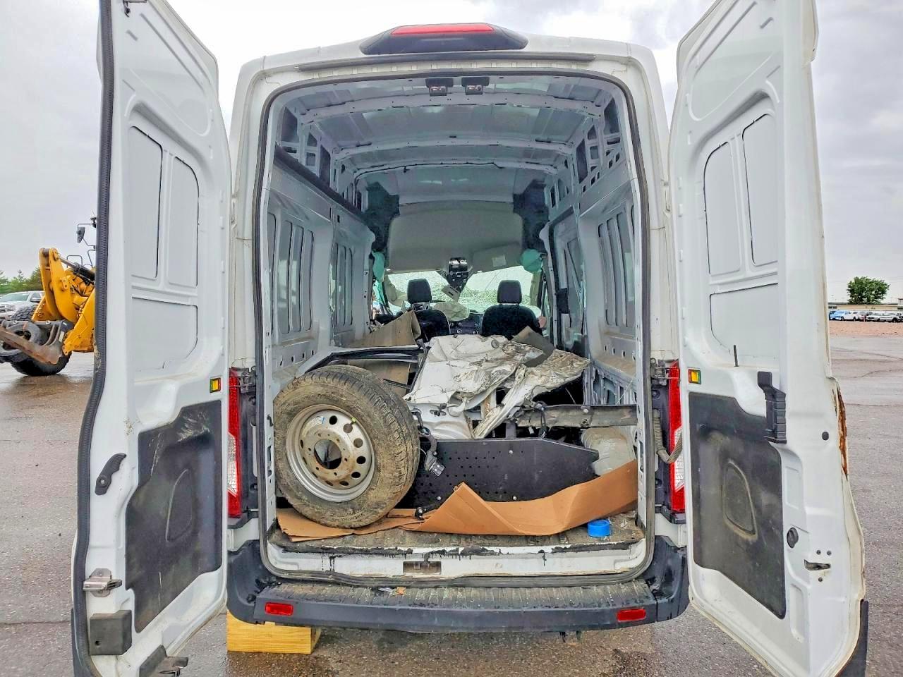 1FTBR2X84NKA64737 · 2022 FORD TRANSIT · 10/13