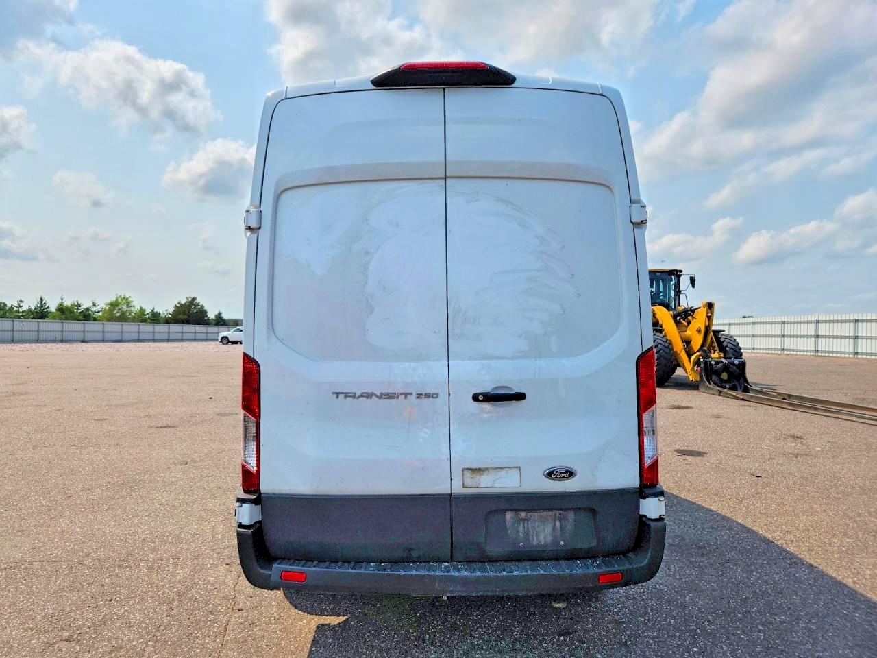 1FTBR2X84NKA64737 · 2022 FORD TRANSIT · 6/13