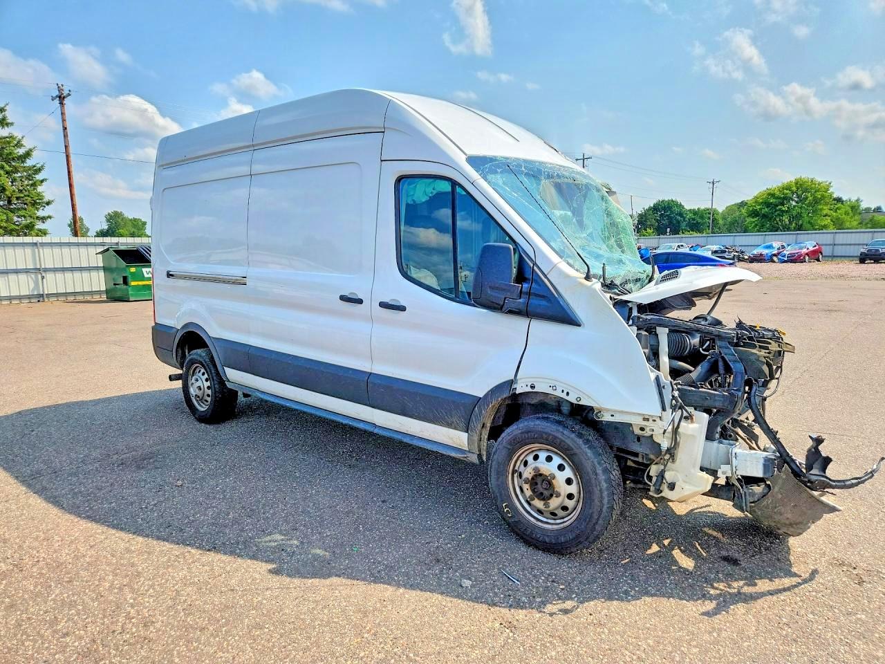 1FTBR2X84NKA64737 · 2022 FORD TRANSIT · 4/13