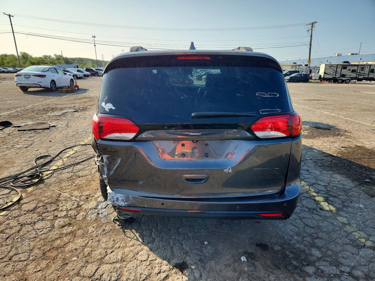 2C4RC1GG8KR610292 · 2019 CHRYSLER PACIFICA · 6/14