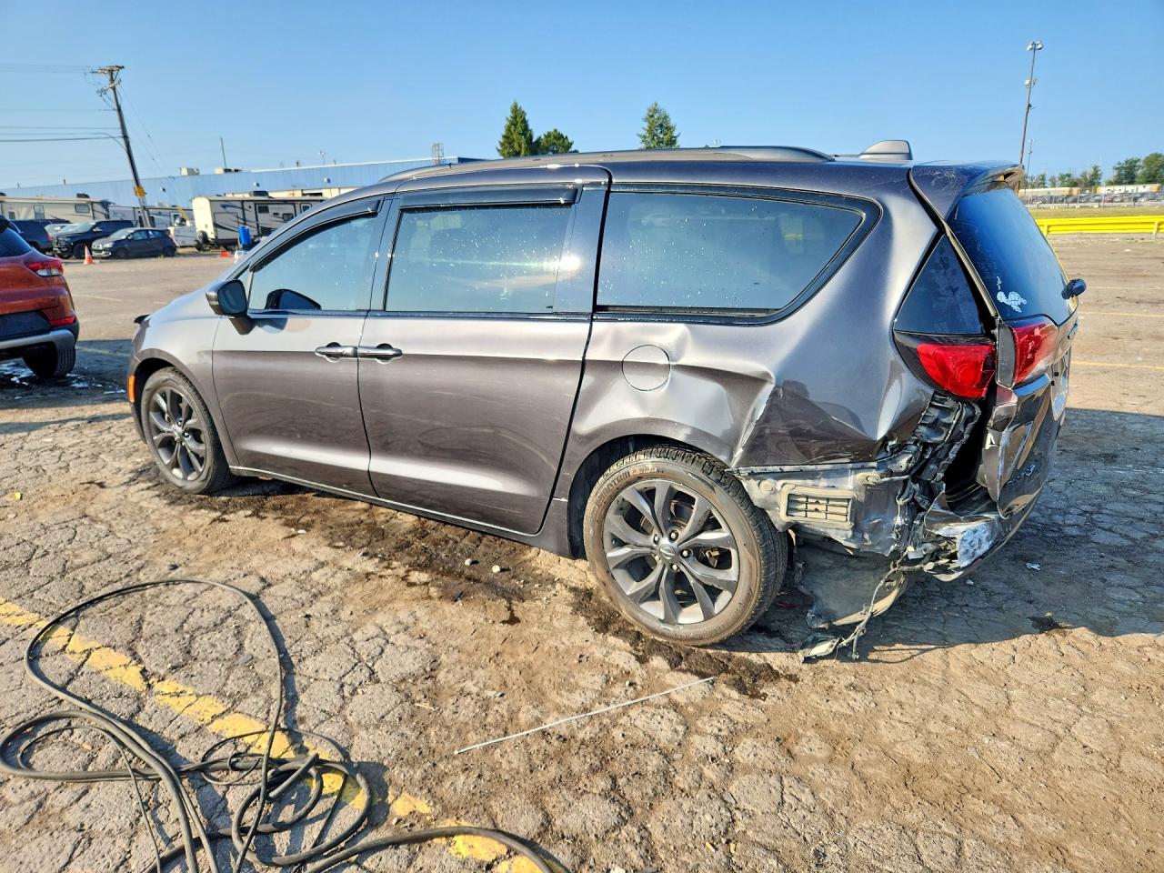 2C4RC1GG8KR610292 · 2019 CHRYSLER PACIFICA · 2/14