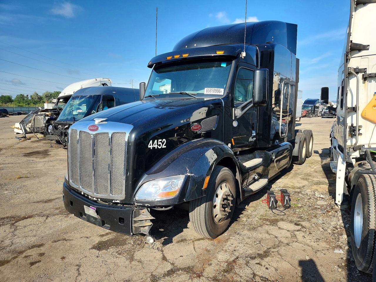1XPBD49X9GD358123 · 2016 PETERBILT 579